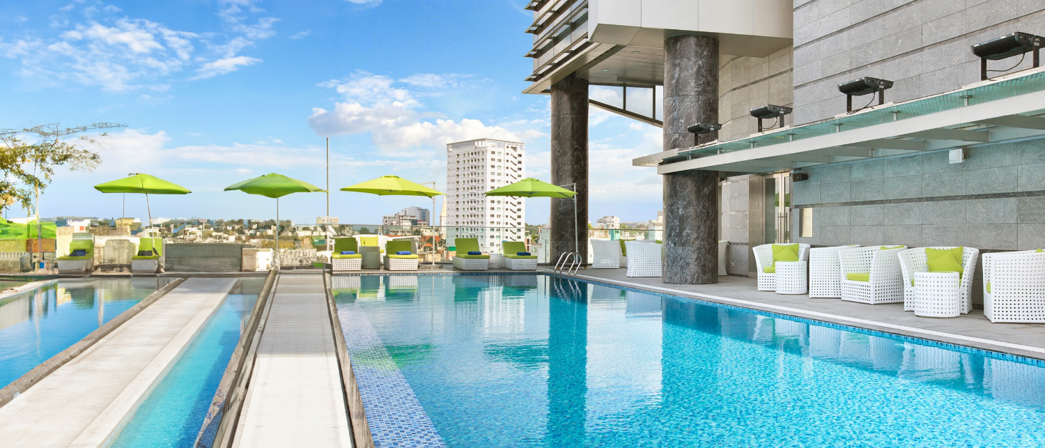 Luxury Escapes hero banner